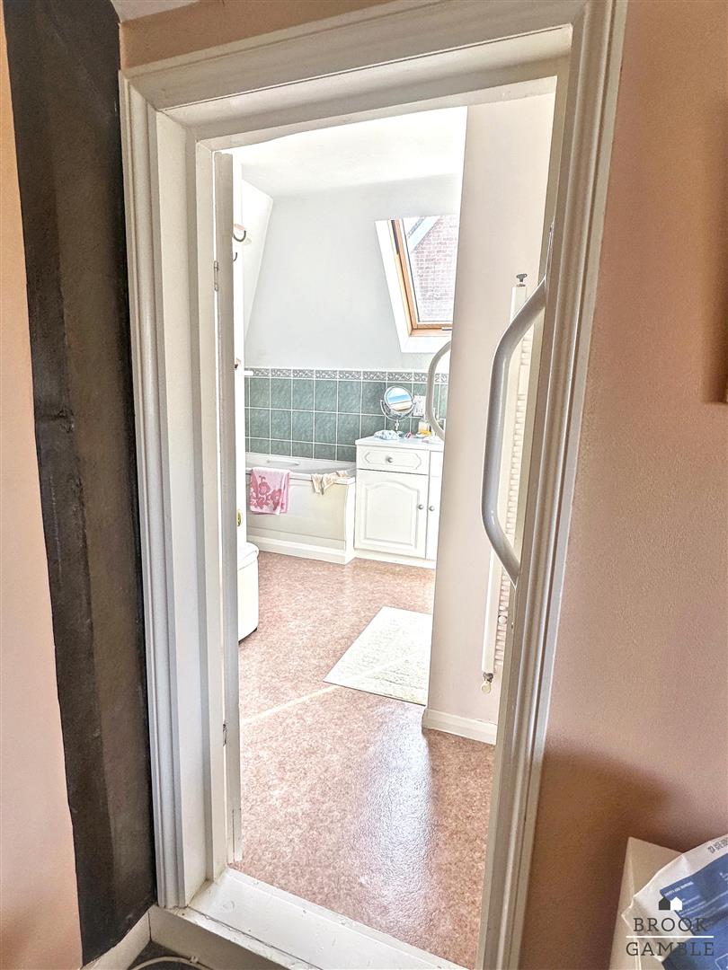 2 Bedroom House. Church Street in Eastbourne,  24